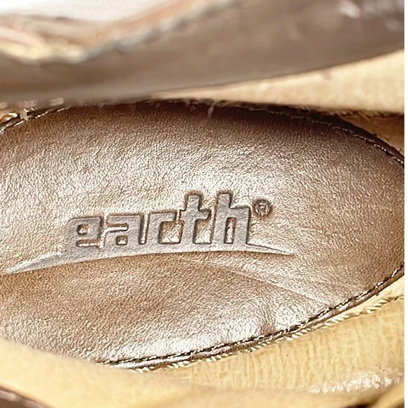 Earth Zinnia Bark Ankle Boot (9) - Picture 10 of 12